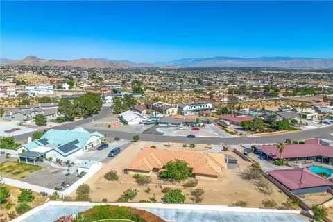 View/Area - 16466 Tude, Apple Valley, CA 92307 photo 6 of 8