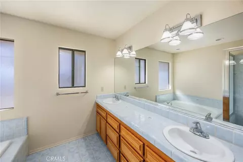 Bath - 16466 Tude, Apple Valley, CA 92307 photo 2 of 6