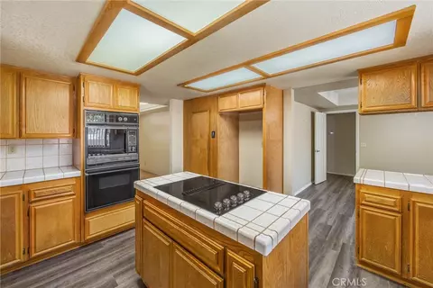 Kitchen - 16466 Tude, Apple Valley, CA 92307 photo 2 of 4