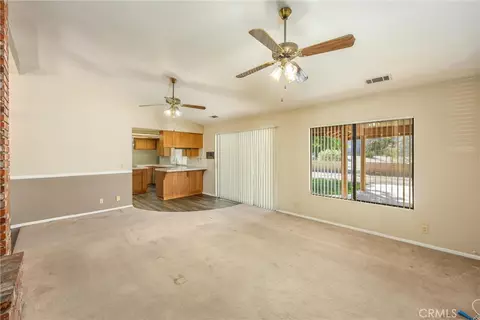 Living - 16466 Tude, Apple Valley, CA 92307 photo 13 of 15