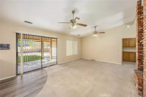 Living - 16466 Tude, Apple Valley, CA 92307 photo 10 of 15