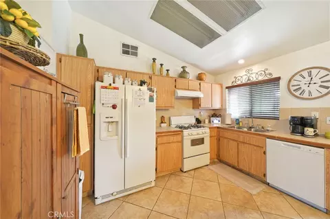 Kitchen - 47800 Madison, Indio, CA 92201 photo 1 of 2