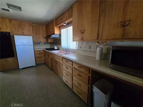 Kitchen - 25391 Bejoal, Barstow, CA 92311 photo 1 of 3
