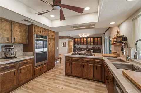 Kitchen - 16230 Saint Timothy Rd, Apple Valley, CA 92307 photo 5 of 5