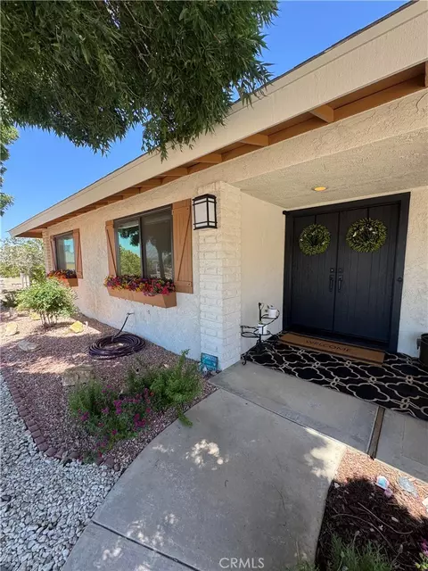 16230 Saint Timothy Rd, Apple Valley, CA 92307 photo 2