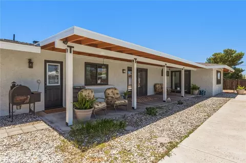 Exterior - 16230 Saint Timothy Rd, Apple Valley, CA 92307 photo 14 of 15