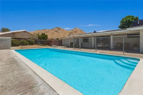 Exterior - 16230 Saint Timothy Rd, Apple Valley, CA 92307 photo 10 of 15