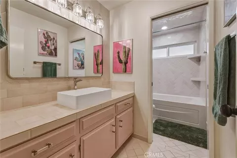 Bath - 16230 Saint Timothy Rd, Apple Valley, CA 92307 photo 5 of 6