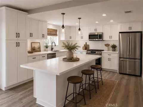 Kitchen - 13839 Rincon, Apple Valley, CA 92307 photo 1 of 5