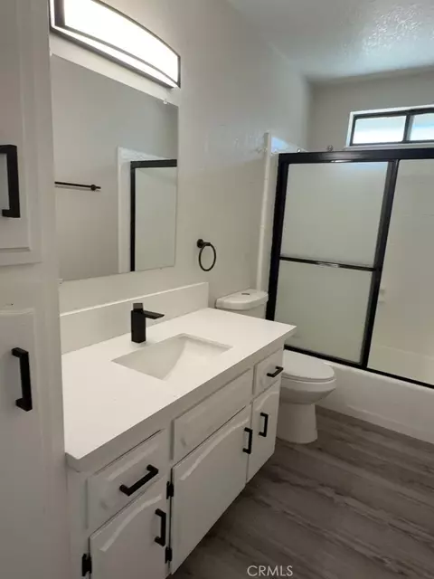 Bath - 13839 Rincon, Apple Valley, CA 92307 photo 4 of 5