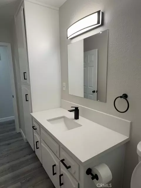 Bath - 13839 Rincon, Apple Valley, CA 92307 photo 5 of 5