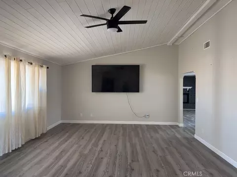 Living - 13839 Rincon, Apple Valley, CA 92307 photo 2 of 12