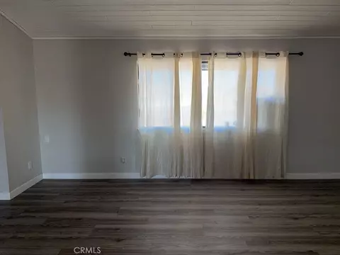Living - 13839 Rincon, Apple Valley, CA 92307 photo 3 of 12