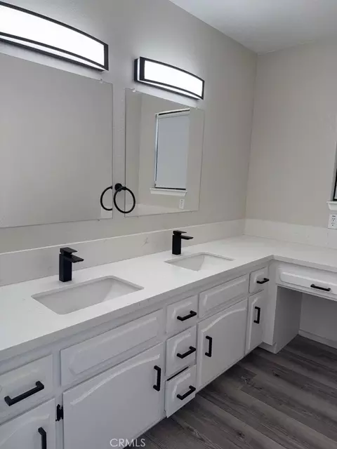 Bath - 13839 Rincon, Apple Valley, CA 92307 photo 2 of 5