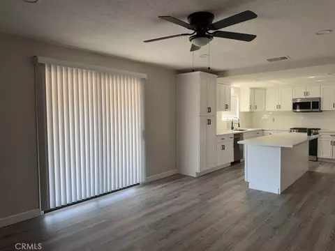 Living - 13839 Rincon, Apple Valley, CA 92307 photo 11 of 12