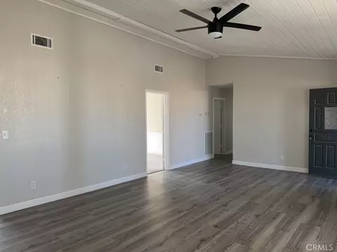 Living - 13839 Rincon, Apple Valley, CA 92307 photo 5 of 12