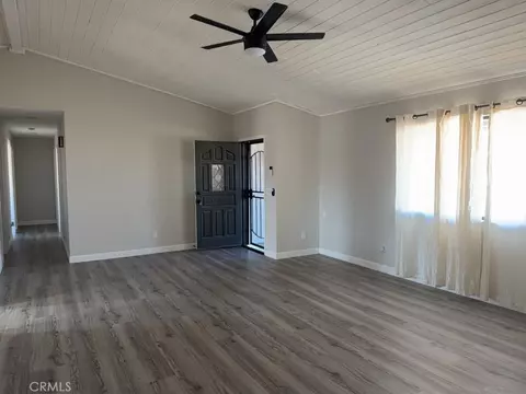 Living - 13839 Rincon, Apple Valley, CA 92307 photo 4 of 12