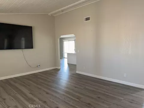 Living - 13839 Rincon, Apple Valley, CA 92307 photo 6 of 12