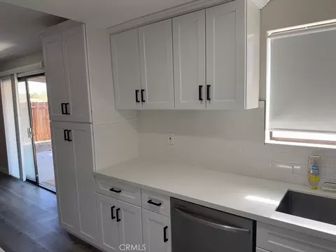 Kitchen - 13839 Rincon, Apple Valley, CA 92307 photo 4 of 5