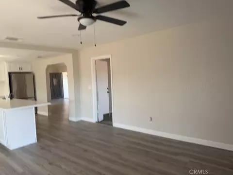 Living - 13839 Rincon, Apple Valley, CA 92307 photo 12 of 12