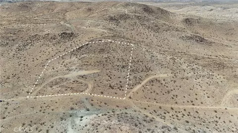 5 Near Demesne Rd, Joshua Tree, CA 92252