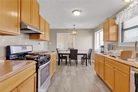 27763 Crestview, Barstow, CA 92311 photo 17