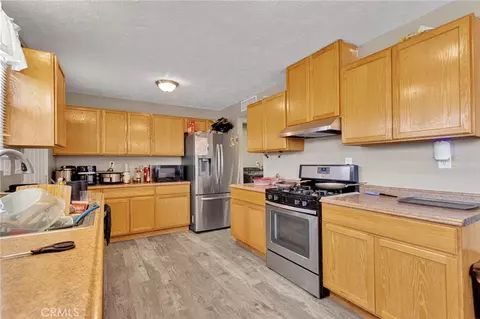 27763 Crestview, Barstow, CA 92311 photo 16