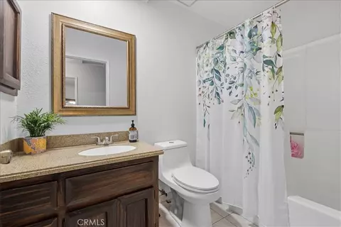 Bath - 7344 Oxford Ave, Hesperia, CA 92345 photo 2 of 3