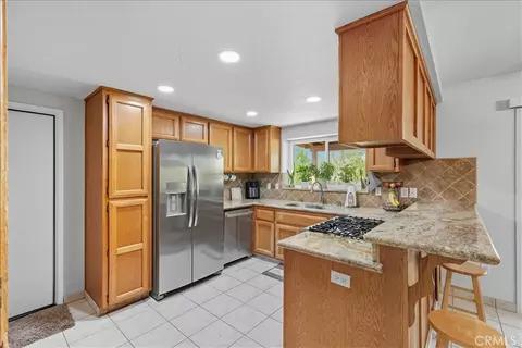 Kitchen - 7344 Oxford Ave, Hesperia, CA 92345 photo 5 of 5