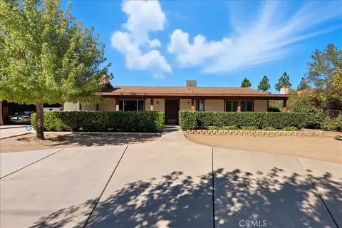 Exterior - 7344 Oxford Ave, Hesperia, CA 92345 photo 2 of 18