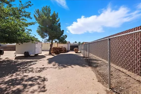Exterior - 7344 Oxford Ave, Hesperia, CA 92345 photo 9 of 18