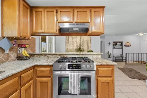 Kitchen - 7344 Oxford Ave, Hesperia, CA 92345 photo 4 of 5