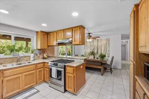Kitchen - 7344 Oxford Ave, Hesperia, CA 92345 photo 3 of 5