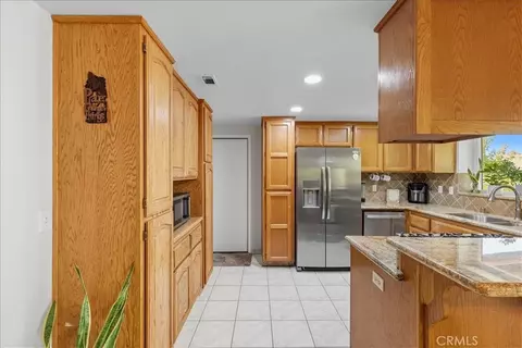 Kitchen - 7344 Oxford Ave, Hesperia, CA 92345 photo 1 of 5