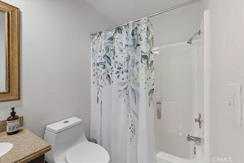 Bath - 7344 Oxford Ave, Hesperia, CA 92345 photo 1 of 3