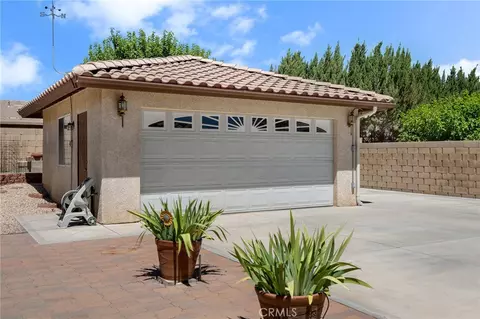 Exterior - 10636 Regency Rd, Hesperia, CA 92345 photo 2 of 5