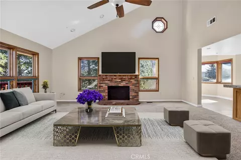 Living - 5328 Shirley J, Wrightwood, CA 92397 photo 3 of 12