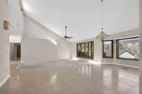 Living - 5328 Shirley J, Wrightwood, CA 92397 photo 7 of 12
