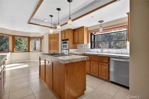 Kitchen - 5328 Shirley J, Wrightwood, CA 92397 photo 3 of 3