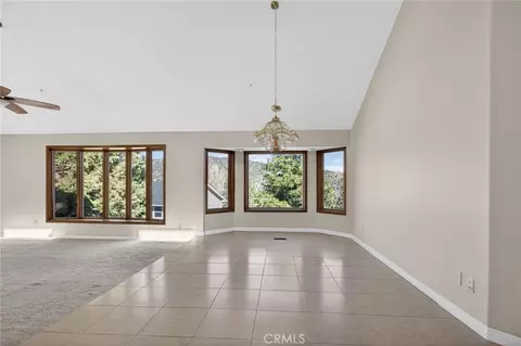 Living - 5328 Shirley J, Wrightwood, CA 92397 photo 6 of 12
