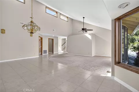 Living - 5328 Shirley J, Wrightwood, CA 92397 photo 8 of 12