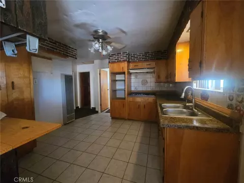 Kitchen - 141 Crooks, Barstow, CA 92311 photo 1 of 2