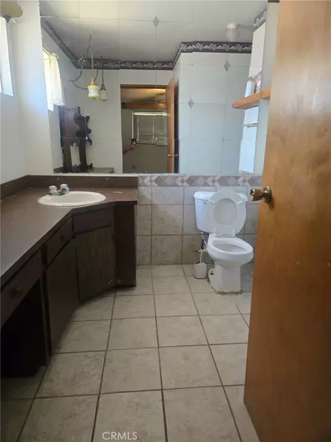 Bath - 141 Crooks, Barstow, CA 92311 photo 1 of 2