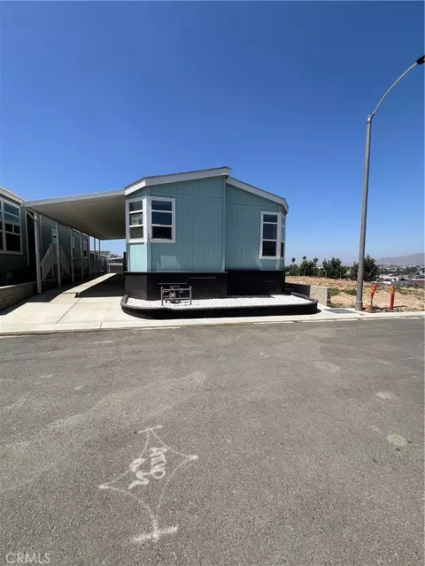 3444 Center St #13, Riverside, CA 92501
