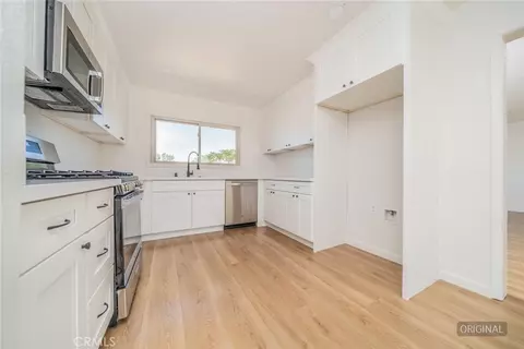 Kitchen - 14387 Jicarilla Rd, Apple Valley, CA 92307 photo 2 of 2