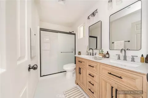 Bath - 14387 Jicarilla Rd, Apple Valley, CA 92307 photo 3 of 4