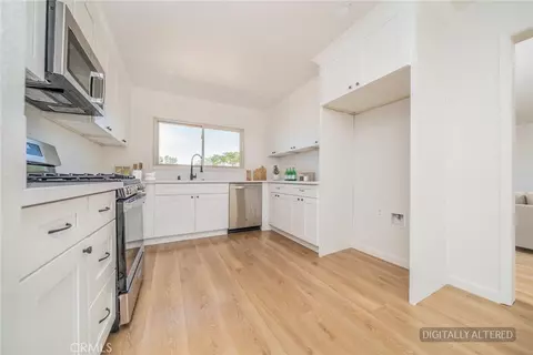 Kitchen - 14387 Jicarilla Rd, Apple Valley, CA 92307 photo 1 of 2