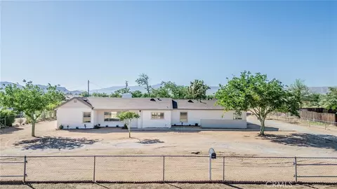 Exterior - 14387 Jicarilla Rd, Apple Valley, CA 92307 photo 3 of 4