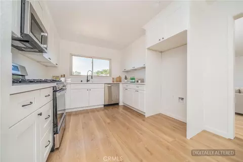 Kitchen - 14387 Jicarilla Rd, Apple Valley, CA 92307 photo 1 of 2