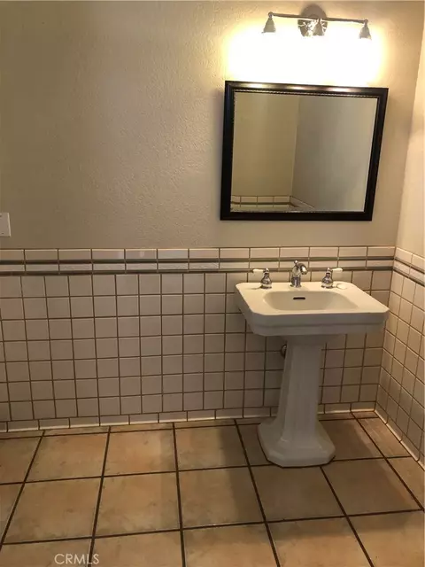 Bath - 15492 Lenca, Apple Valley, CA 92307 photo 3 of 3